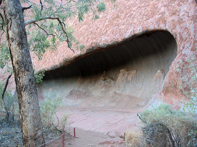 A 340 Uluru.jpg